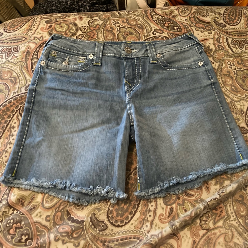TRUE RELIGION light wash shorts